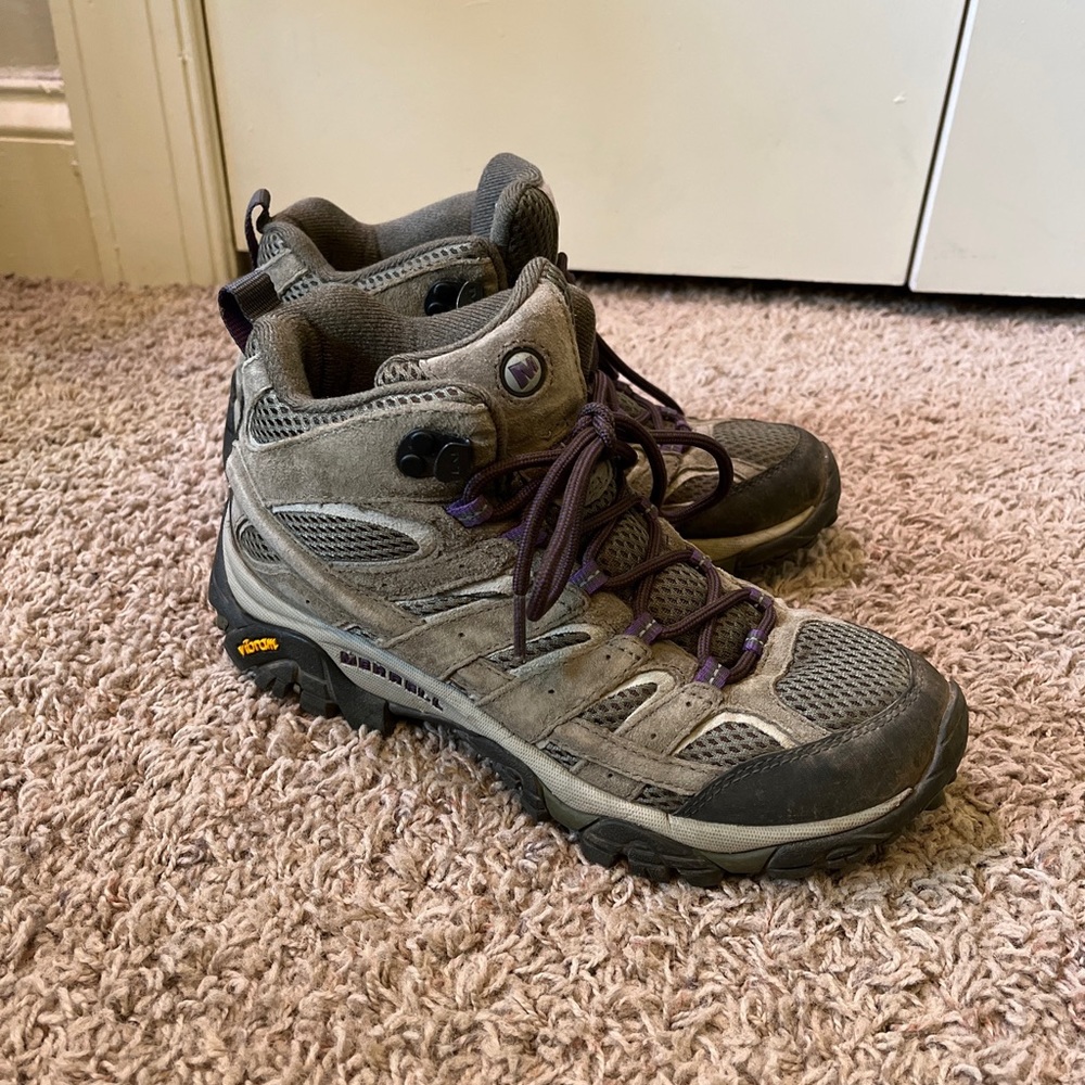 Merrell Moab 2 Women’s Mid Ventilator Hiking Boots - Size 7.5